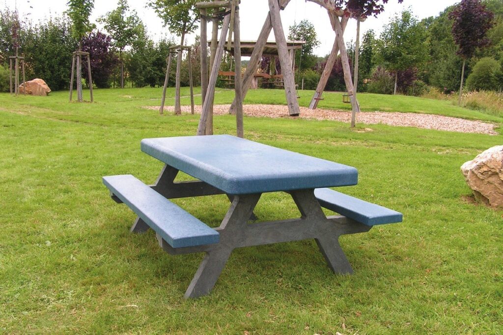 Bank-Tisch-Kombination, Sitzkombination für Spielplatz, bunt aus Recycling-Kunststoff, nachhaltig, robust, langlebig